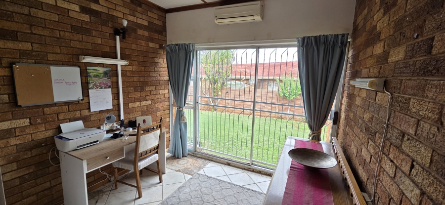 4 Bedroom Property for Sale in El Toro Park Northern Cape